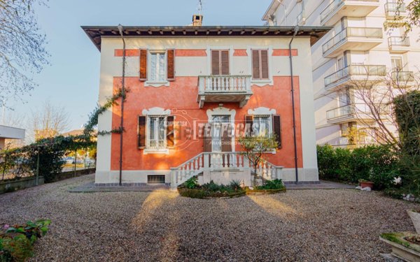 casa indipendente in vendita a Sannazzaro de' Burgondi