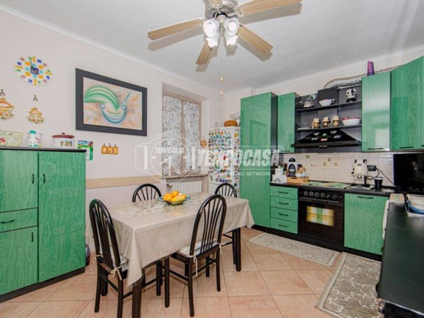 casa indipendente in vendita a Sannazzaro de' Burgondi