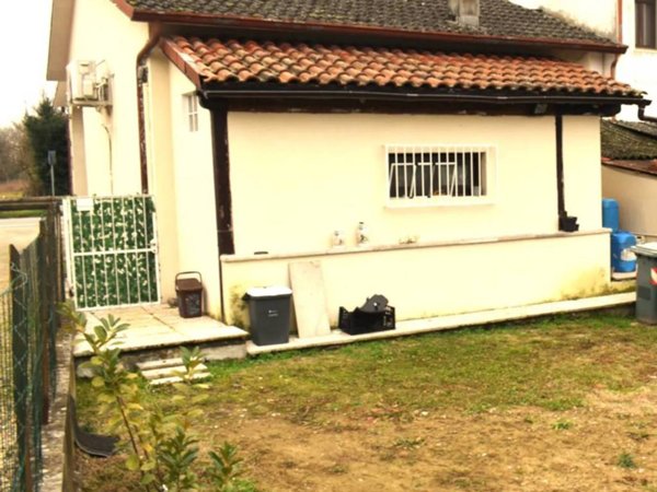 casa indipendente in vendita a Sannazzaro de' Burgondi