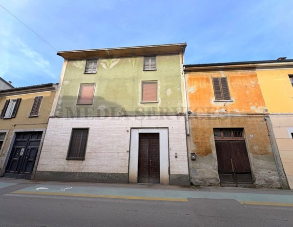 casa indipendente in vendita a Sannazzaro de' Burgondi