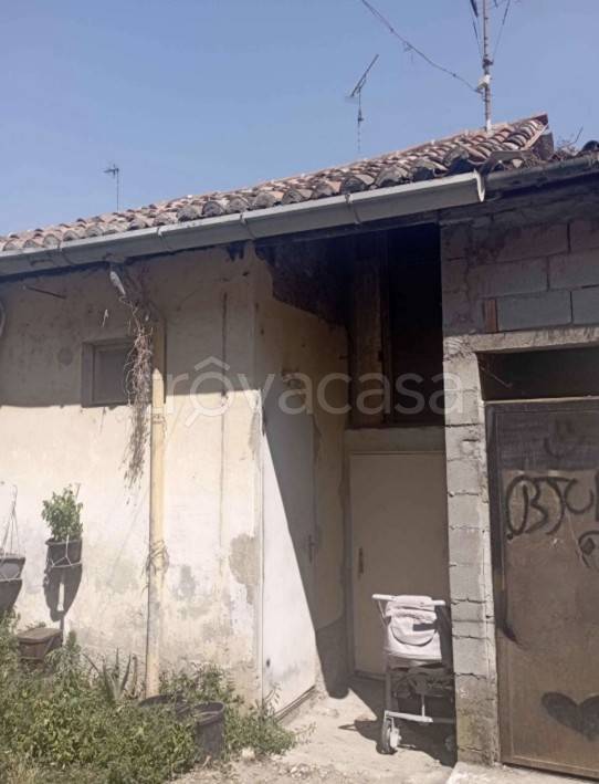 casa indipendente in vendita a Sannazzaro de' Burgondi