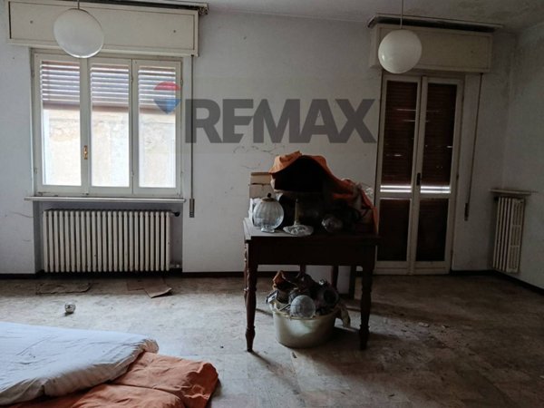 casa indipendente in vendita a Sannazzaro de' Burgondi