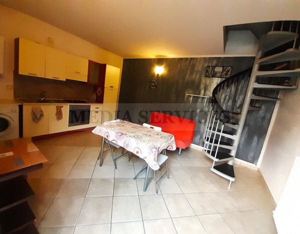 casa semindipendente in vendita a Sannazzaro de' Burgondi