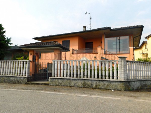 casa indipendente in vendita a Sannazzaro de' Burgondi