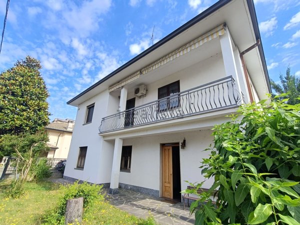 casa indipendente in vendita a Sannazzaro de' Burgondi