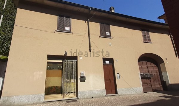 casa semindipendente in vendita a Sannazzaro de' Burgondi