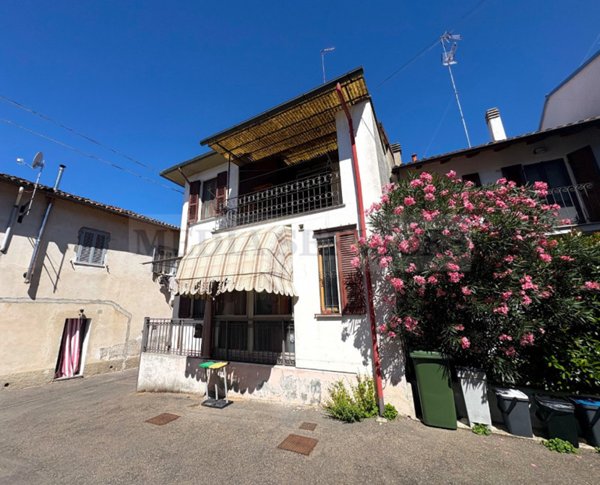 casa indipendente in vendita a Sannazzaro de' Burgondi