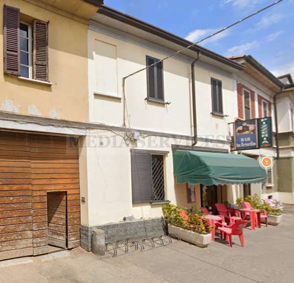 negozio in vendita a Sannazzaro de' Burgondi