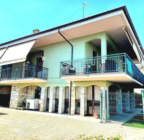 casa indipendente in vendita a Sannazzaro de' Burgondi