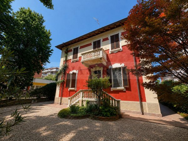 casa indipendente in vendita a Sannazzaro de' Burgondi