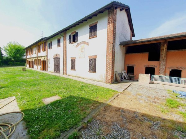 casa indipendente in vendita a Santa Cristina e Bissone
