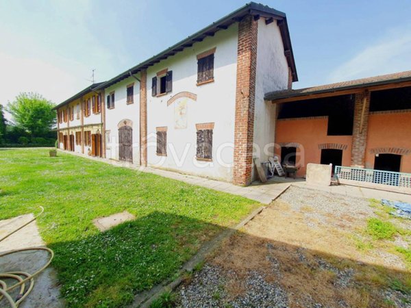 casa indipendente in vendita a Santa Cristina e Bissone