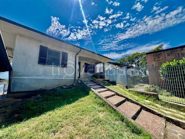 casa indipendente in vendita a Santa Cristina e Bissone