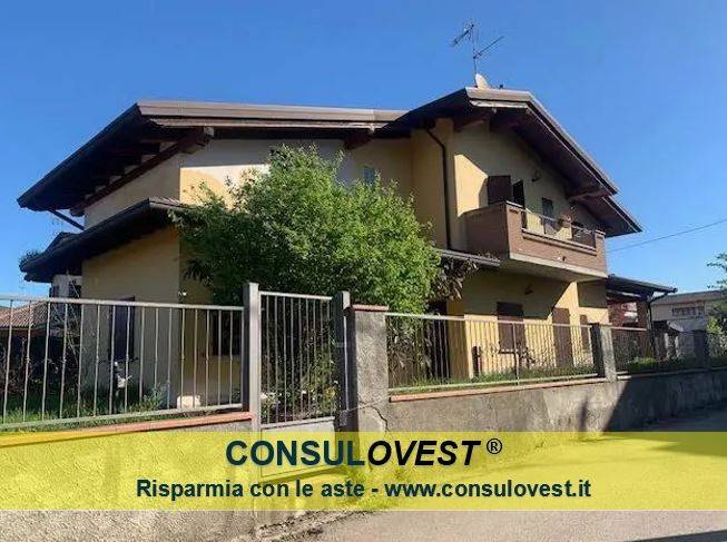 casa indipendente in vendita a Santa Cristina e Bissone