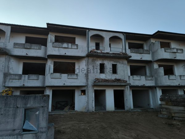 casa indipendente in vendita a Santa Cristina e Bissone