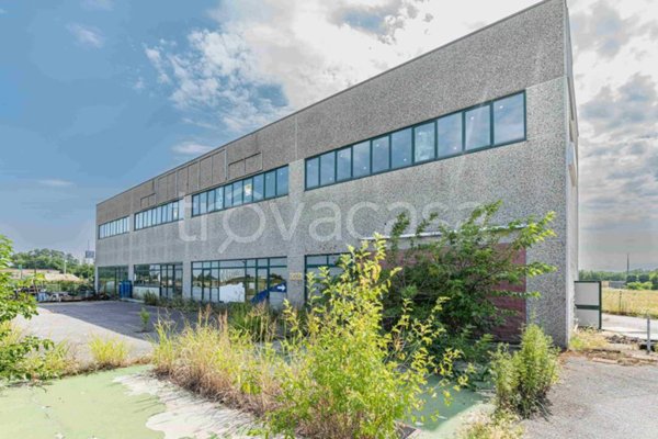 locale commerciale in vendita a Santa Cristina e Bissone in zona Santa Cristina