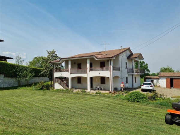 casa indipendente in vendita a Santa Cristina e Bissone in zona Bissone