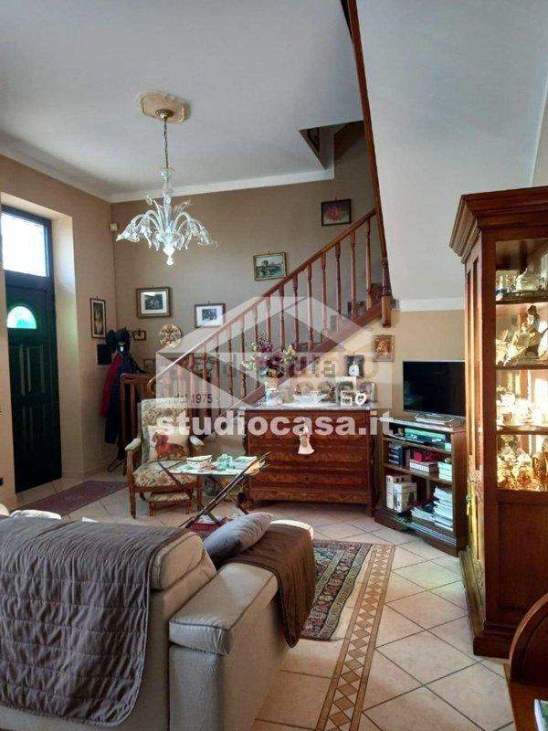 casa indipendente in vendita a Santa Cristina e Bissone in zona Santa Cristina