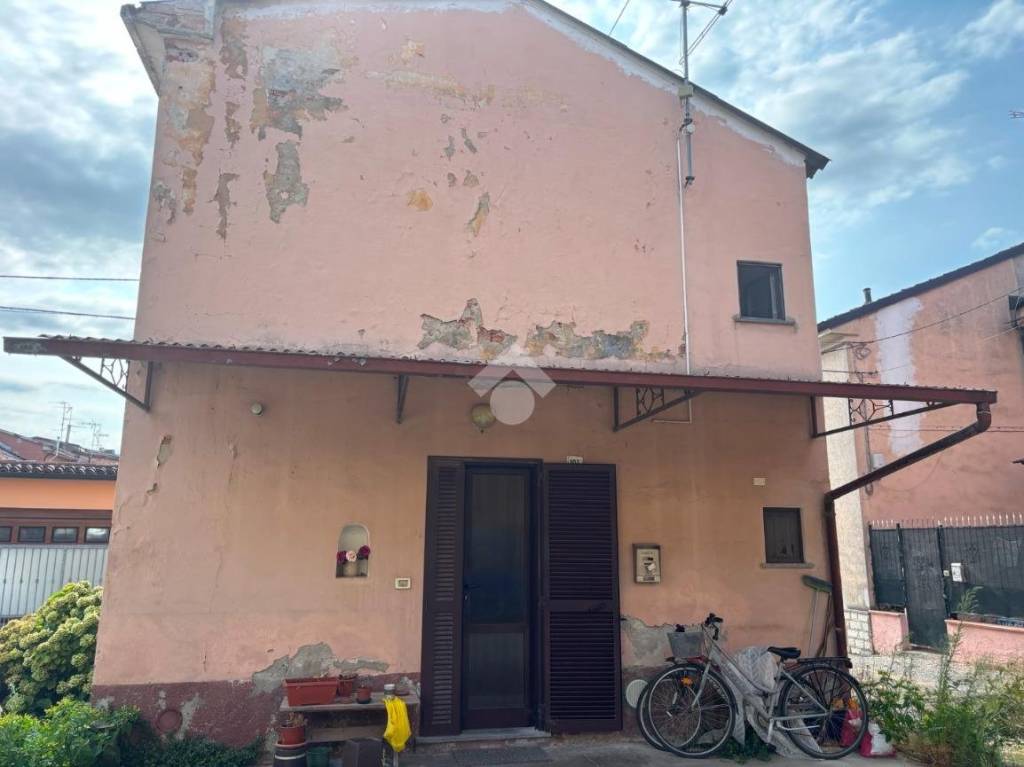 casa indipendente in vendita a Santa Cristina e Bissone in zona Santa Cristina