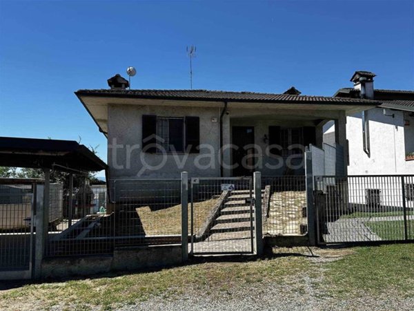 casa indipendente in vendita a Santa Cristina e Bissone in zona Santa Cristina