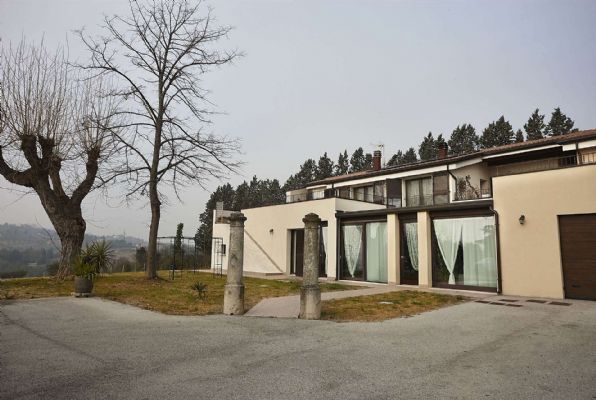 casa indipendente in vendita a Santa Cristina e Bissone
