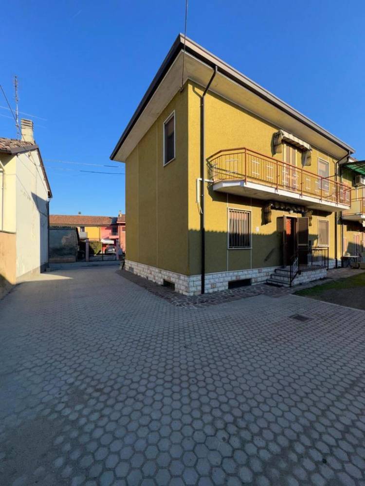 casa indipendente in vendita a Santa Cristina e Bissone in zona Santa Cristina