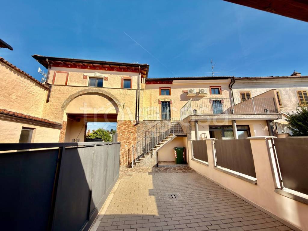 appartamento in vendita a Santa Cristina e Bissone in zona Santa Cristina