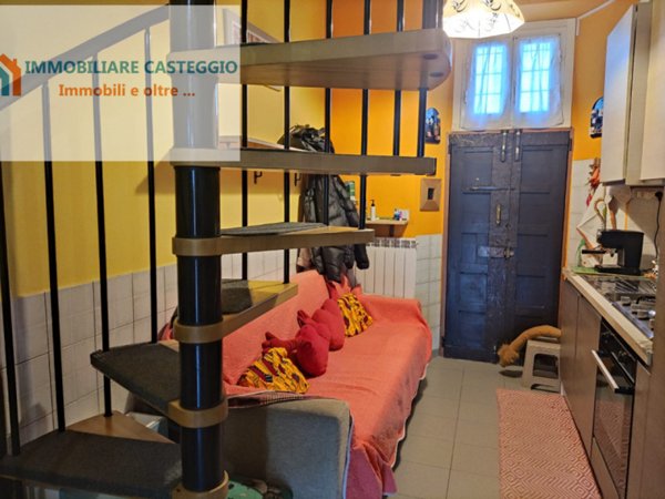 casa indipendente in vendita a Santa Giuletta