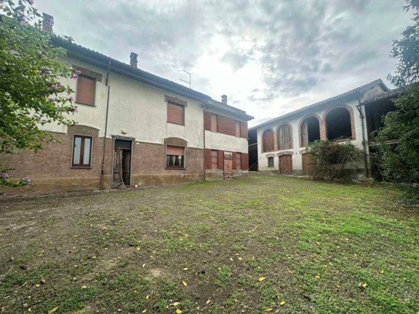 casa indipendente in vendita a Santa Giuletta