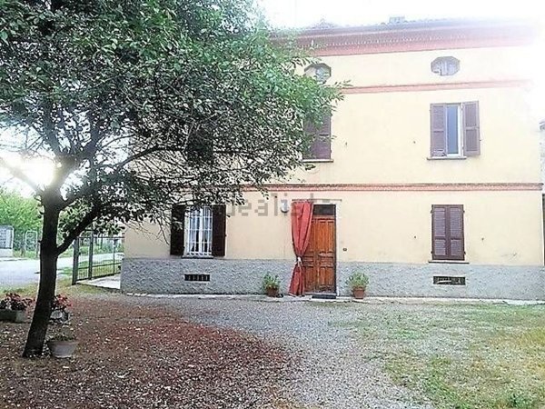 casa indipendente in vendita a Santa Giuletta