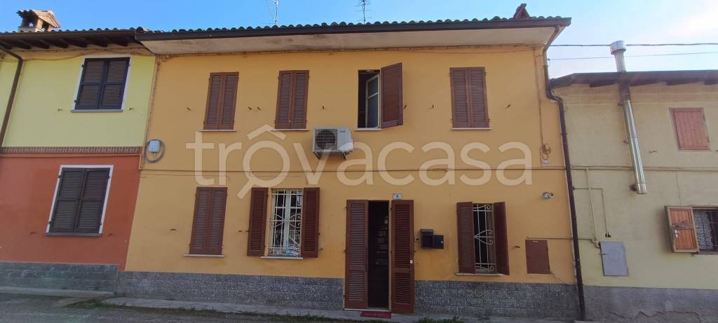 casa indipendente in vendita a Santa Giuletta