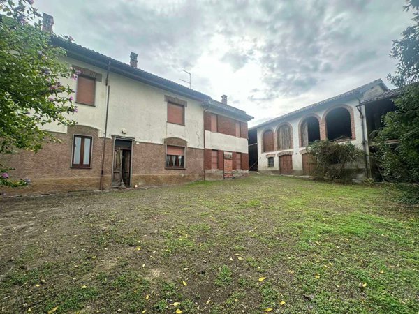 casa indipendente in vendita a Santa Giuletta