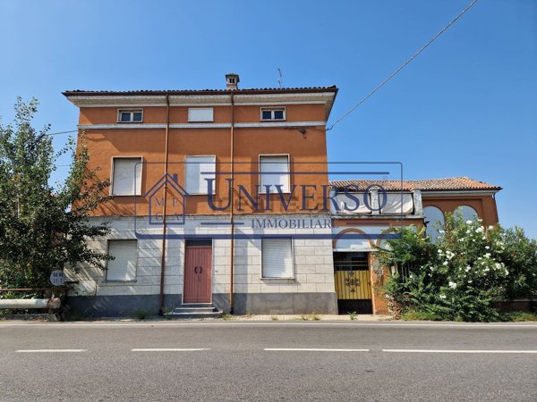 casa indipendente in vendita a Santa Giuletta