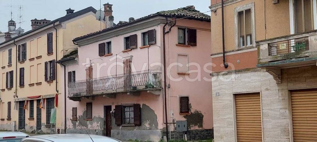 casa indipendente in vendita a Santa Giuletta