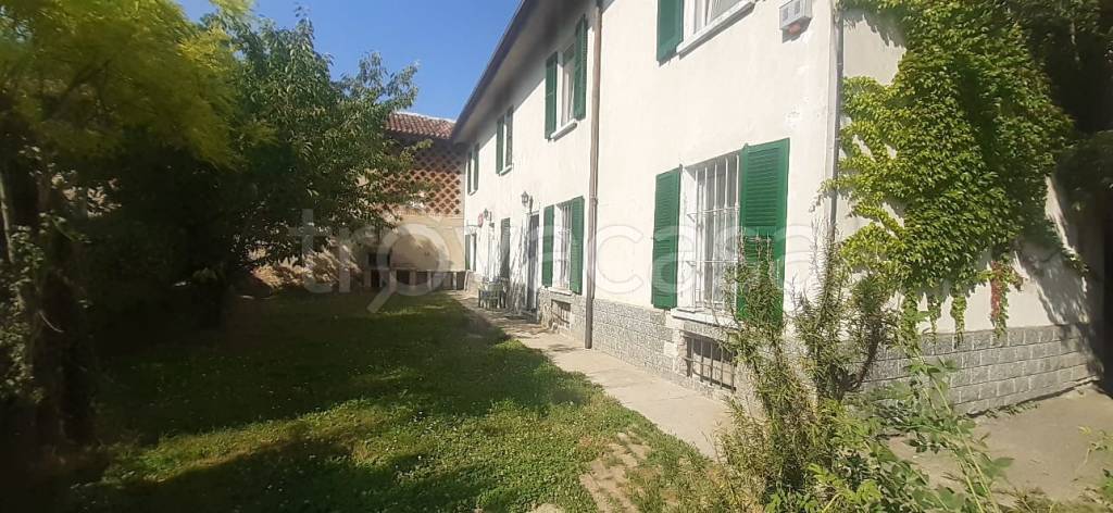 casa indipendente in vendita a Santa Giuletta