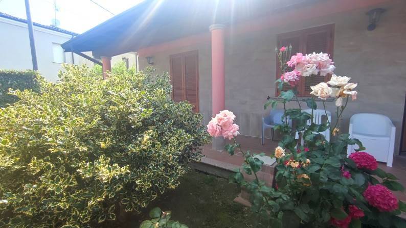 casa indipendente in vendita a Santa Giuletta