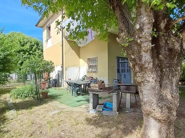 casa indipendente in vendita a Santa Giuletta
