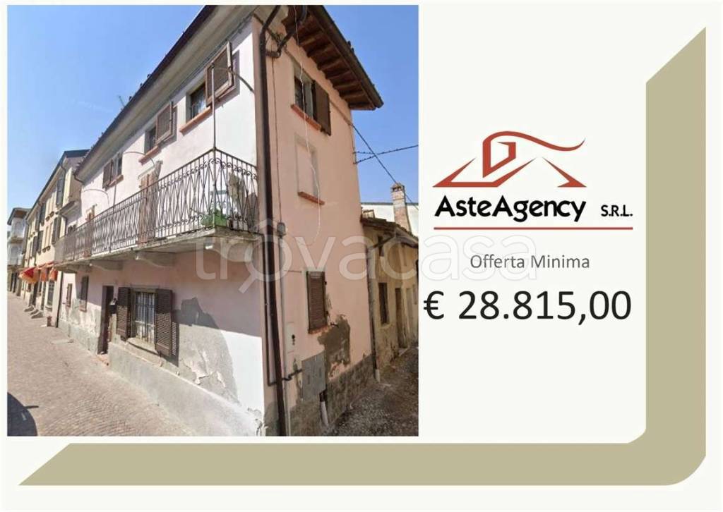 casa indipendente in vendita a Santa Giuletta