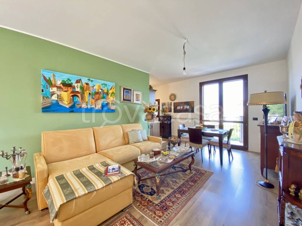 appartamento in vendita a Santa Giuletta