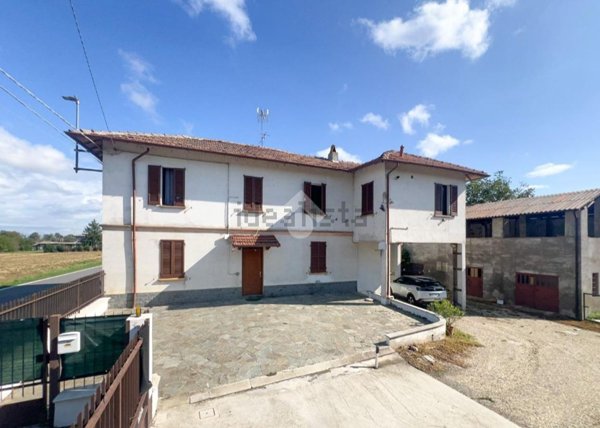 casa indipendente in vendita a Santa Giuletta