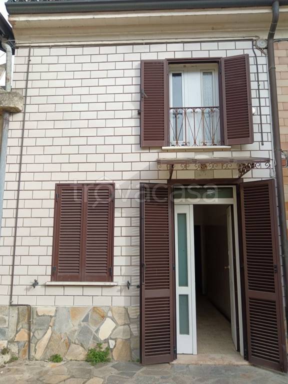 casa indipendente in vendita a Santa Giuletta
