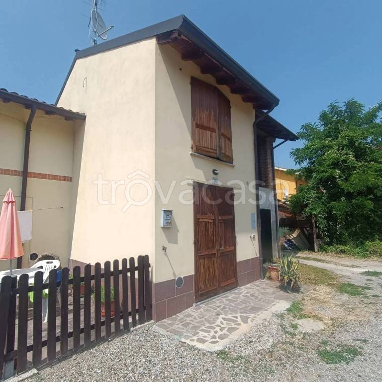 casa indipendente in vendita a Santa Giuletta