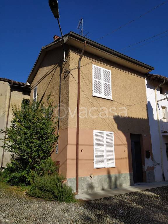 casa indipendente in vendita a Santa Giuletta