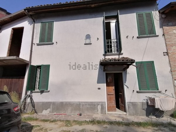 casa semindipendente in vendita a Santa Giuletta