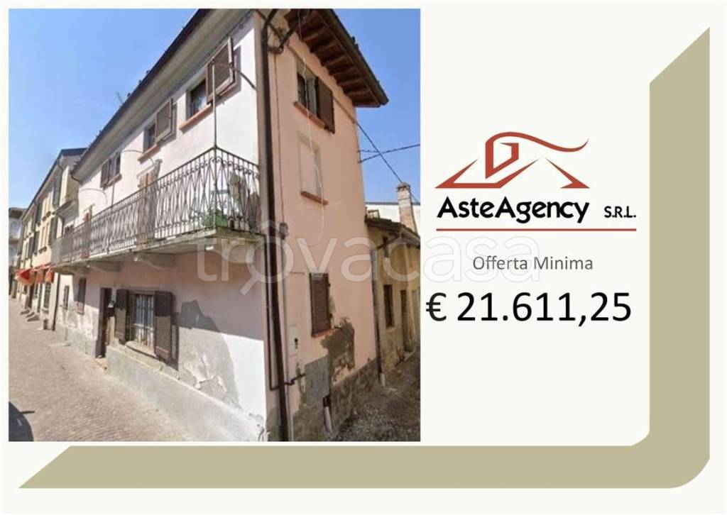 casa indipendente in vendita a Santa Giuletta