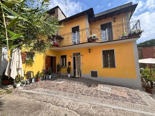 casa indipendente in vendita a Santa Giuletta