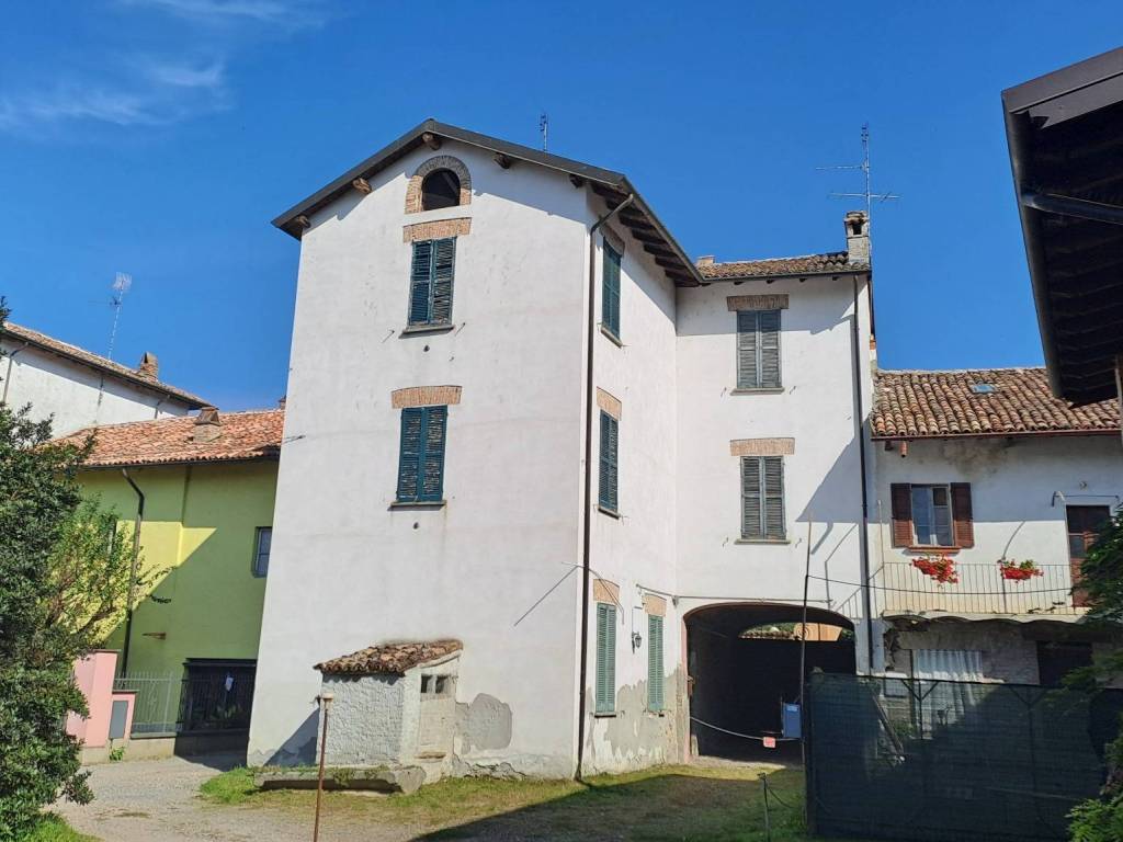 casa indipendente in vendita a Santa Giuletta