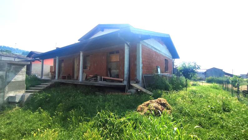 casa indipendente in vendita a Santa Giuletta