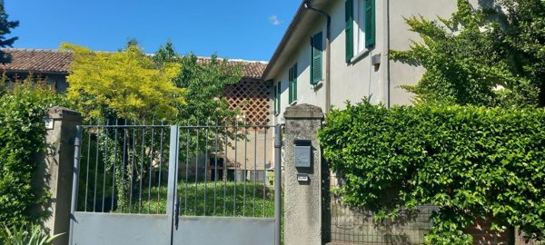 casa indipendente in vendita a Santa Giuletta
