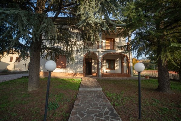 casa indipendente in vendita a Santa Giuletta